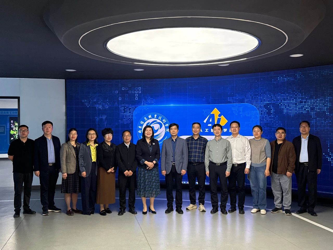 訪企拓崗進行時 | 書記校長聯袂赴寧，深化校際合作，對接信息產業前沿